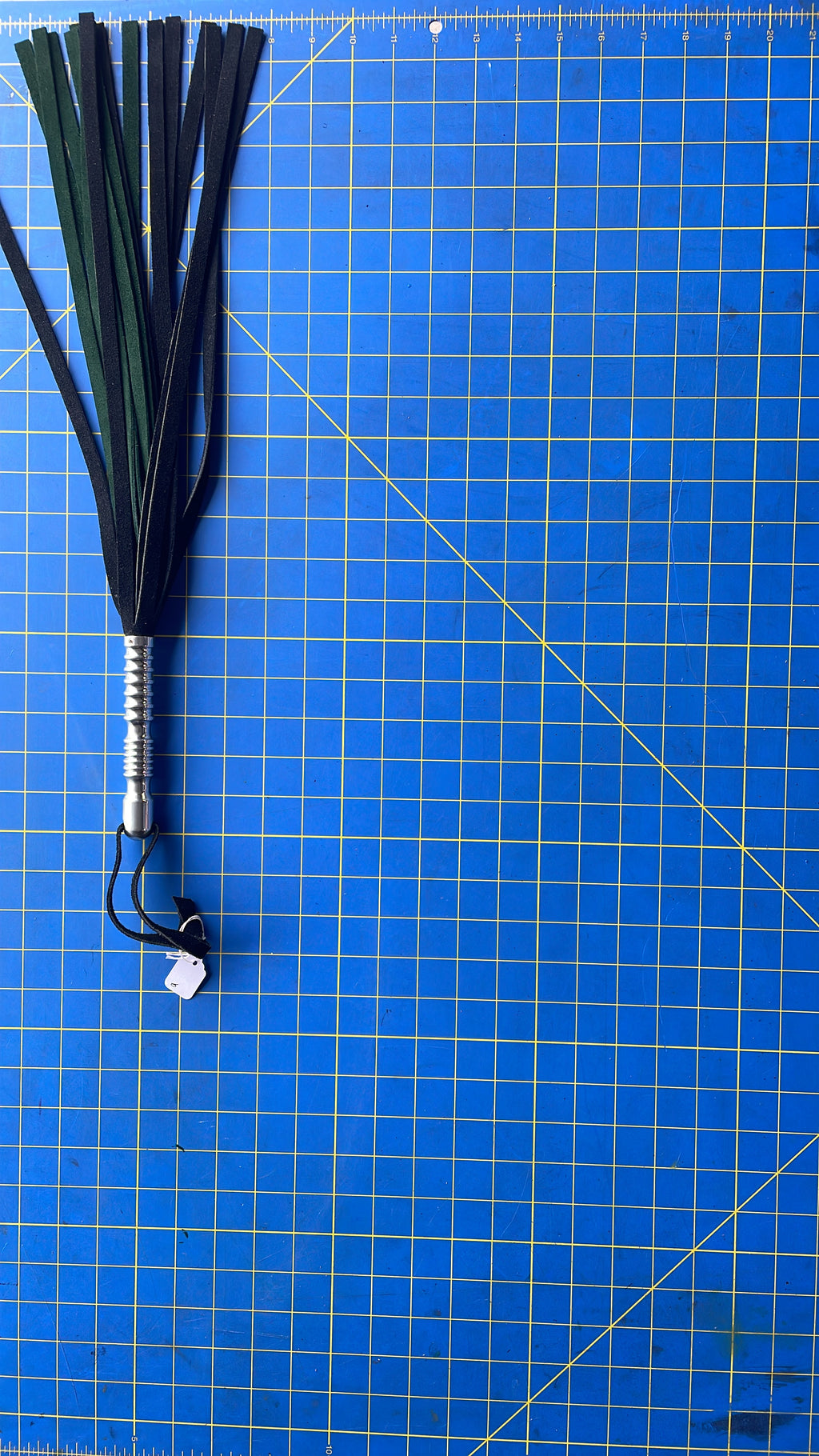 Aluminum handled flogger