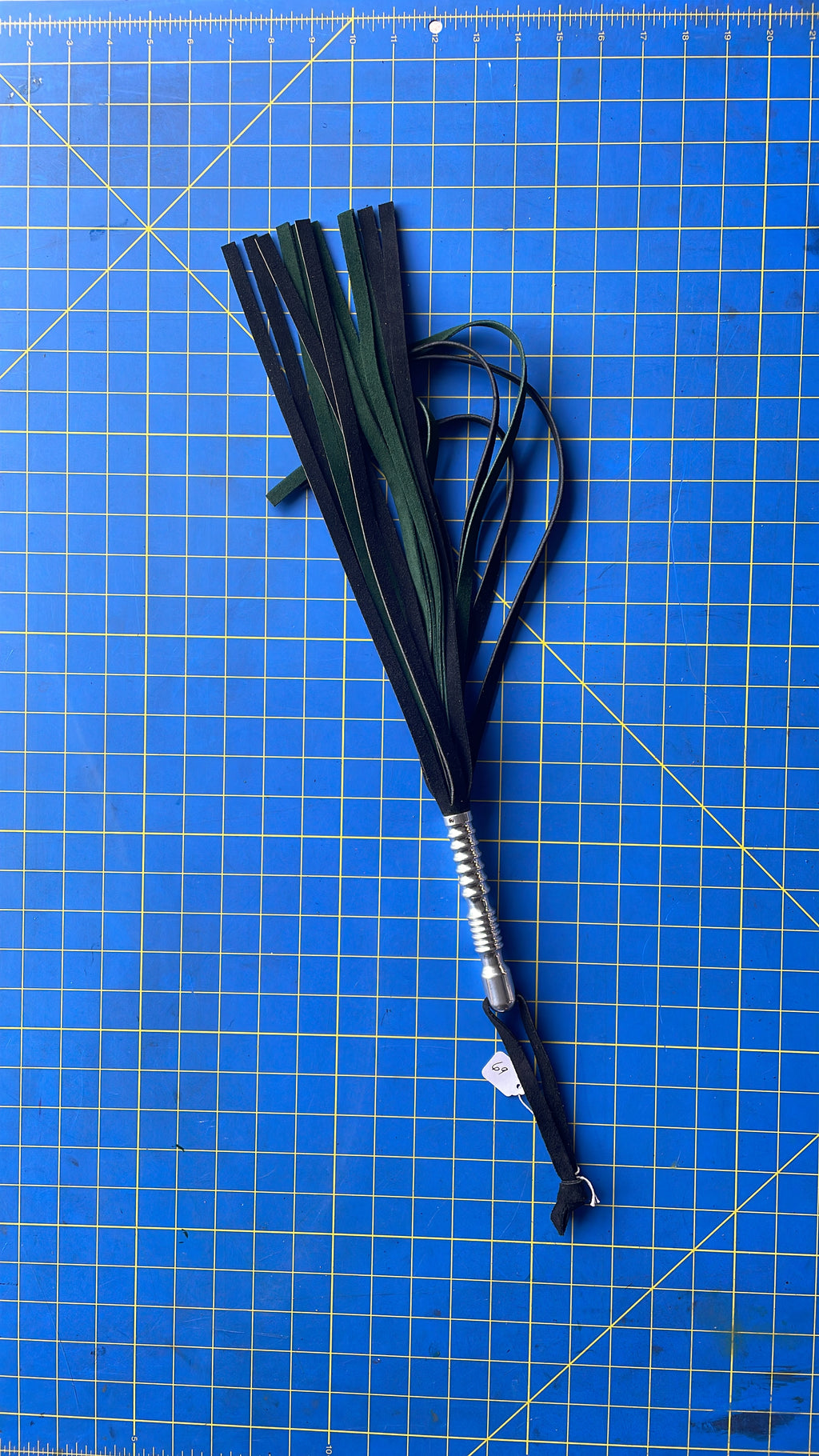 Aluminum handled flogger