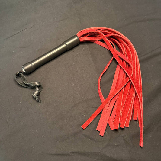 Medium PVC Handle Flogger Red, 15" Falls, 8" Handle