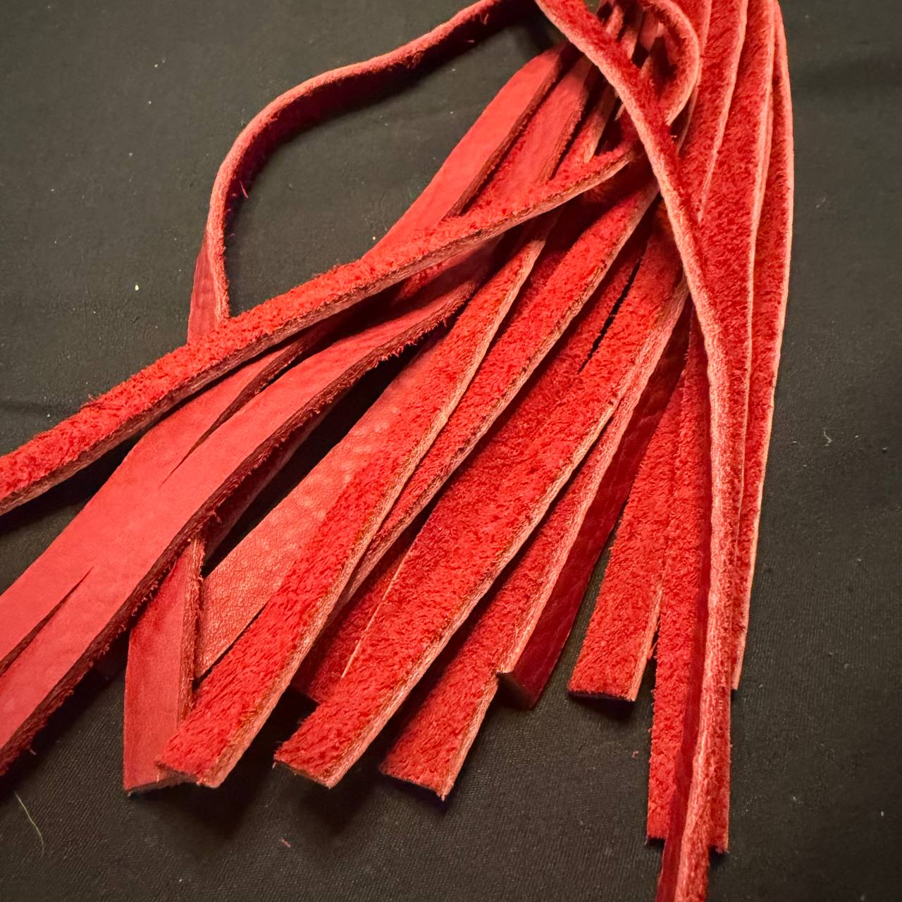 Medium PVC Handle Flogger Red, 15" Falls, 8" Handle